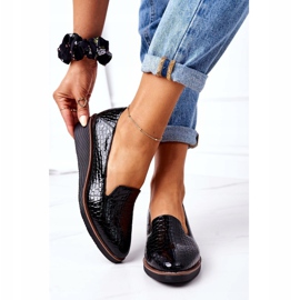 Lackerade skor på kil Vinceza 10675 svart 2