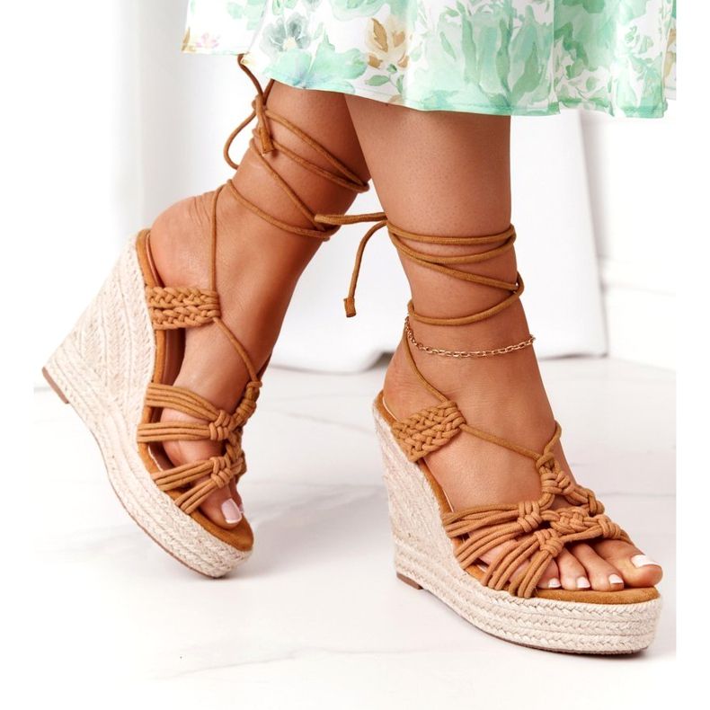 Bundna sandaler för kvinnokil med en kamelfläta brun 3