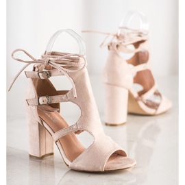 Bestelle Stängda sandaler med bindning beige 1