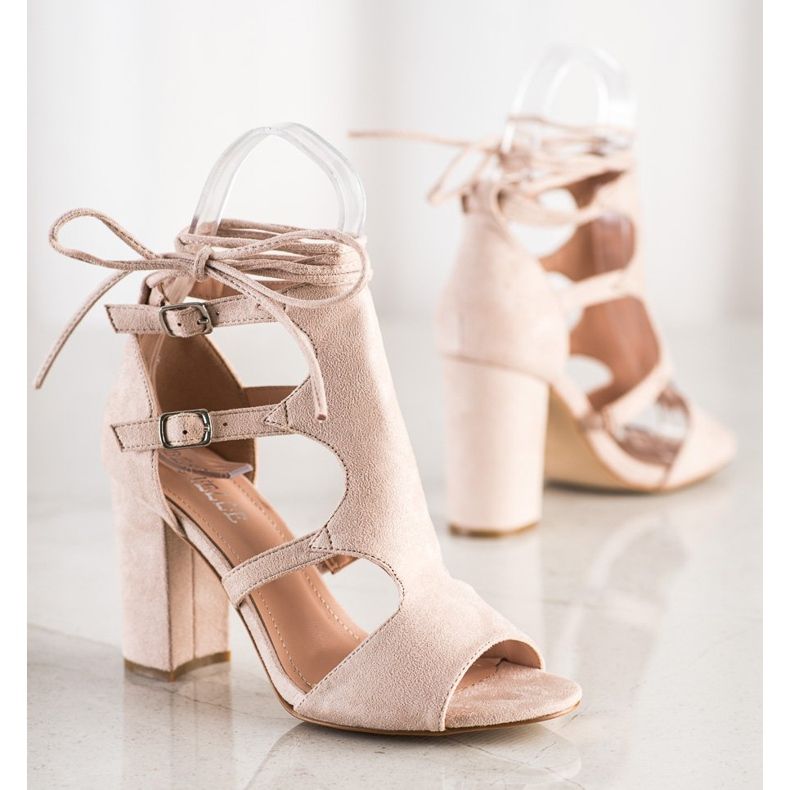 Bestelle Stängda sandaler med bindning beige 1