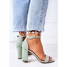 PS1 Gröna mockasandaler på en Florens grön bar 2