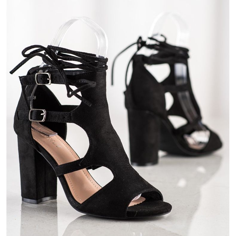 Bestelle Byggda sandaler med bindning svart 1