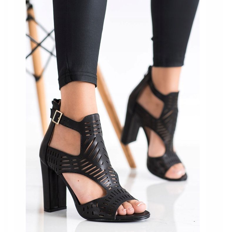 Renda Openwork modesandaler svart 1