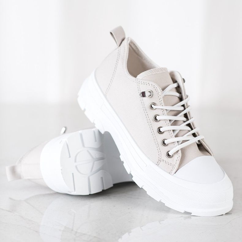 Sabatina Trendiga sneakers på plattformen beige 1