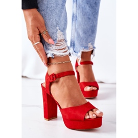 PW1 Mockasandaler på en röd Camilia -bar 2