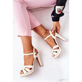PW1 Eleganta sandaler på en bar Beige Anastasia 1