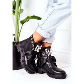 PS1 Varma arbetare med pärlor Svart Perla 2