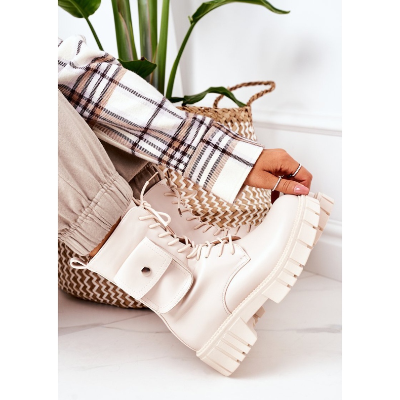 PS1 Isolerade arbetare med Pocket Beige Awesome 2