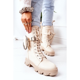 PS1 Varma arbetare med njurbeige titta på mig 2