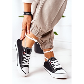 NEWS Kvinnors klassiska svarta sneakers med vit Ecoma -sula 1