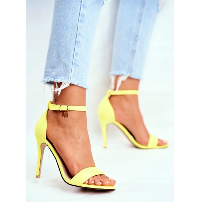 PS1 Kvinnors sandaler på en högklackad ekologisk mocka gul frihet 3