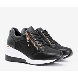 Svarta blanka sneakers på kilen The Moment 1