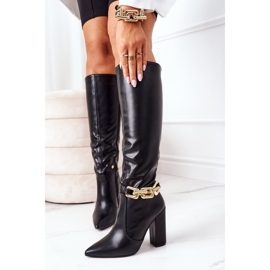 Varma stövlar på en bar med en kedja svart Franti 1