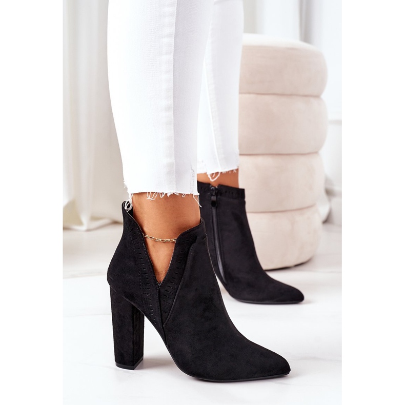 PS1 Svarta Sally varma stövlar på ett inlägg 1