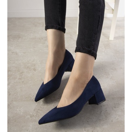 Marinblå pumpar på Floren -stolpen 2