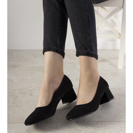 Svarta pumpar på alltid -stolpen 1