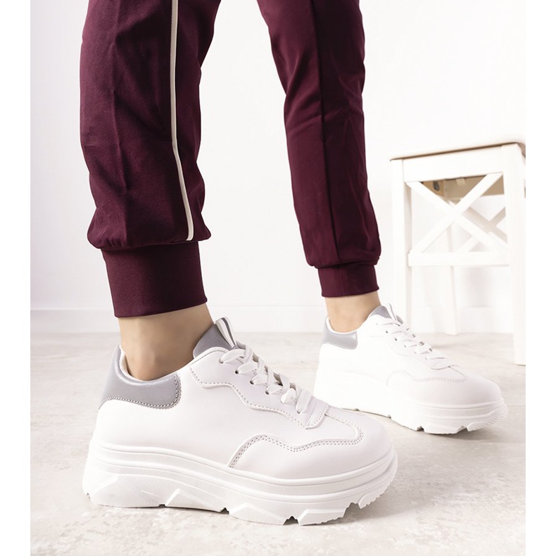 Vita sneakers med Kaori reflekterande insats 1