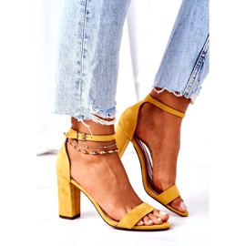 PS1 Florens gula mockasandaler på en bar 5