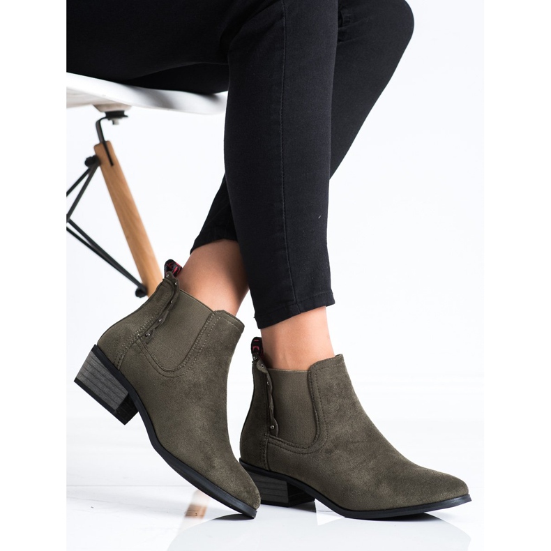 J. Star Gröna stövlar på ett lågt inlägg 2