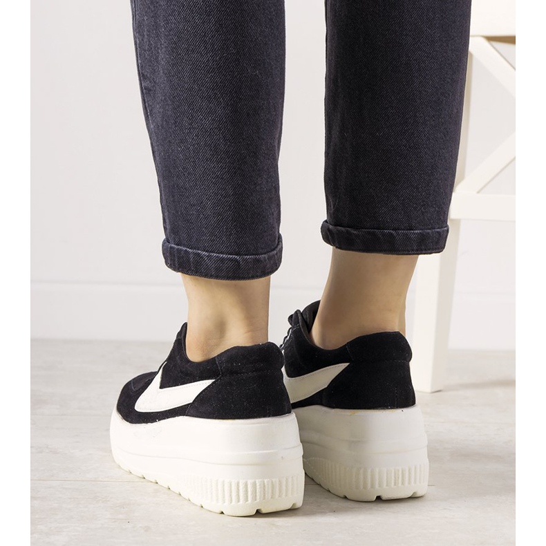 Svarta sportskor med hög Chillout -sula 1