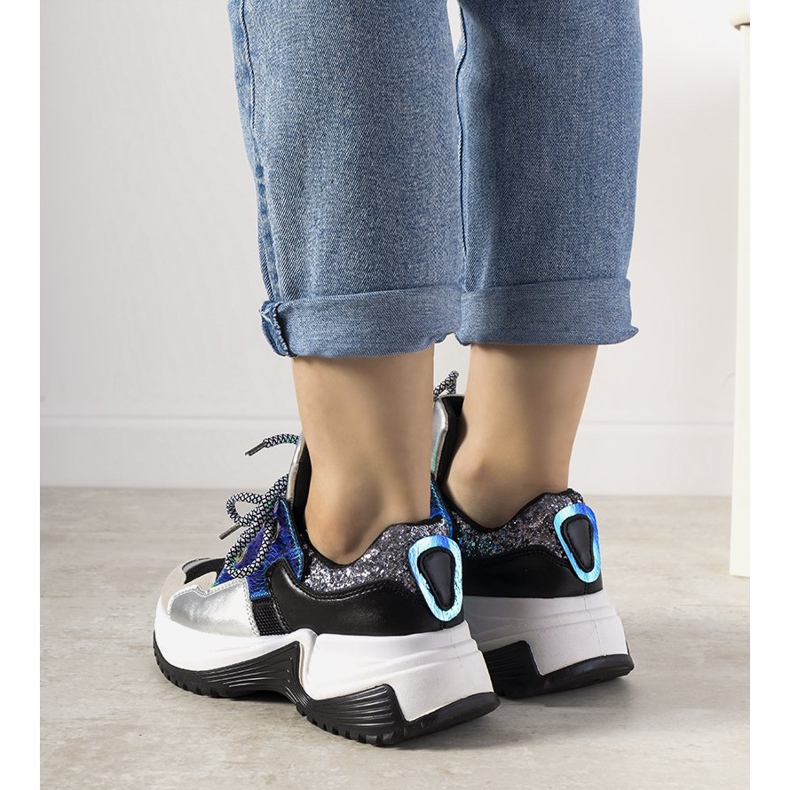 Silver sneakers med hög vårsula svart 1