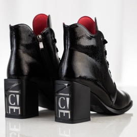 Filippo Lackerade stövlar på stolpen svart 1