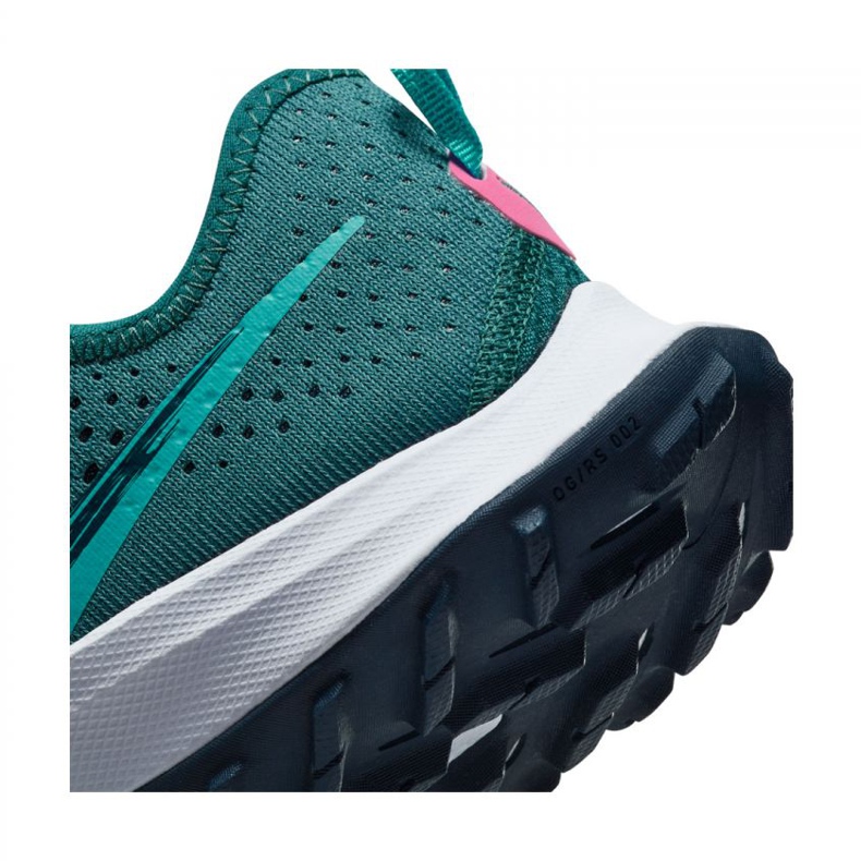 Nike Air Zoom Terra Kiger 7 W löparskor CW6066-301 grön 1
