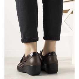 Bruna brogues på kilen Merante 1