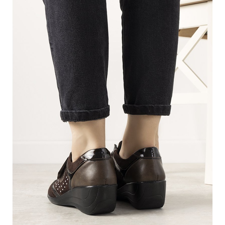 Bruna brogues på kilen Merante 1