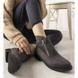 Grå plattklackade stövlar Belados 2