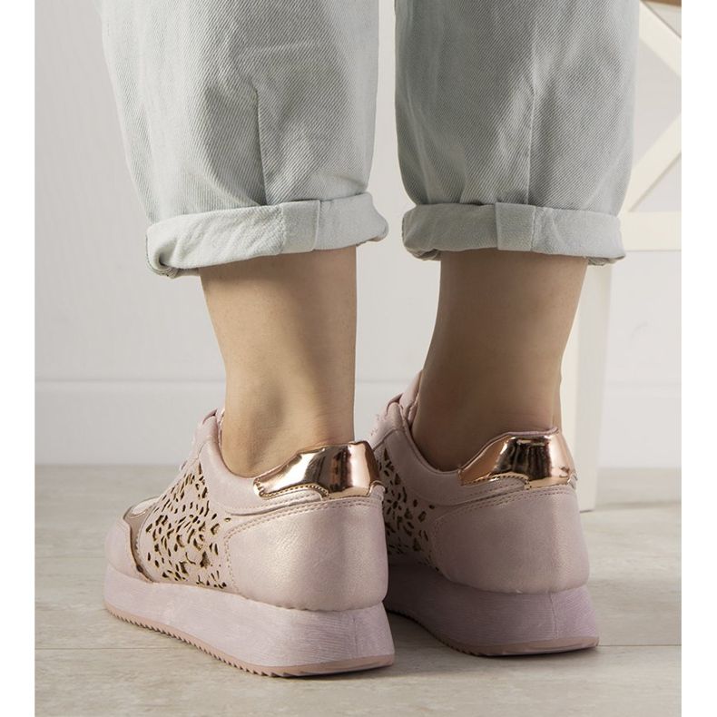 Rosa sportskor med öppet festivalmönster 1