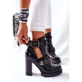 Stövlar på en stolpe Svartlackerad spänne Crocodile Bramshall 1