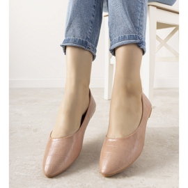 Rosa ballerinor i Camilia -krokodilhudmönstret 1