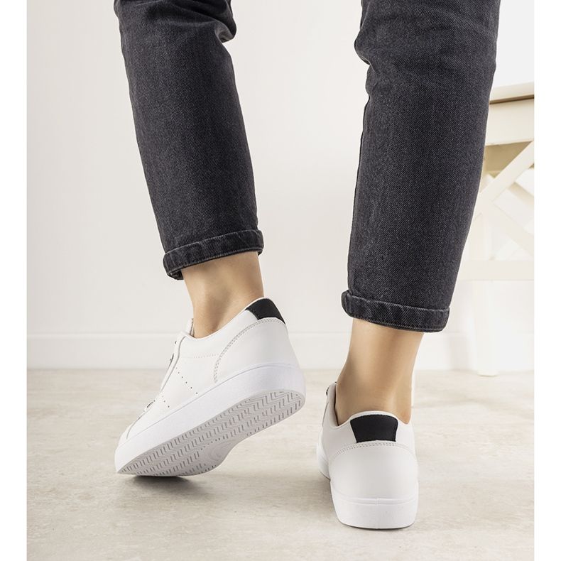 Svartvita Boomshom -sneakers 1