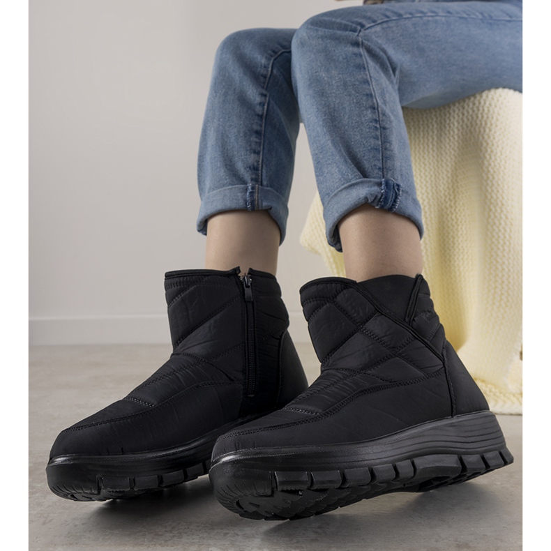 Svarta damskor från Trens 1