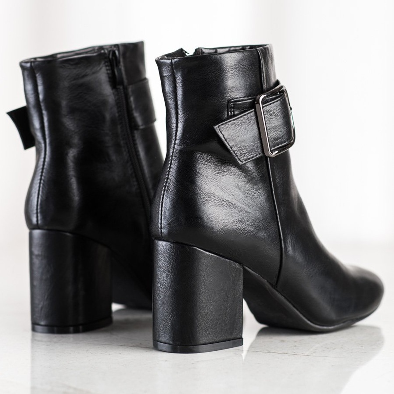 SHELOVET Klassiska stövlar med spänne svart 1