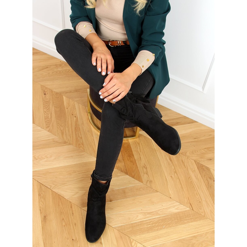 Platta stövlar med fransande svart B0-330 svart 1