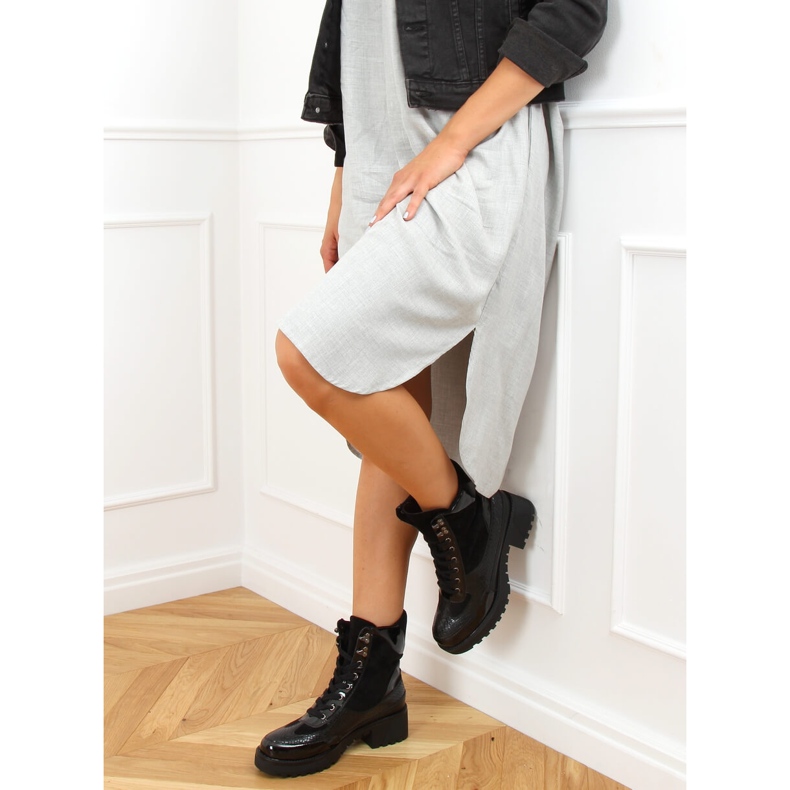 Stövlar på en tjock sula KL-757 Svart 2