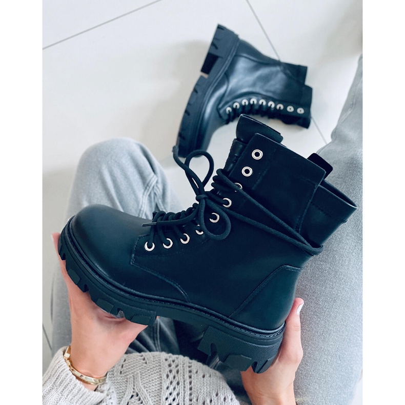 Snörstövlar svart RQ379 Svart 1