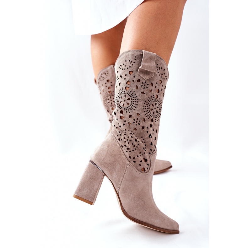 Lewski Shoes Kvinnors läderskor på en häl Cappuccino Lewski 2923 Pick Me Up beige 2