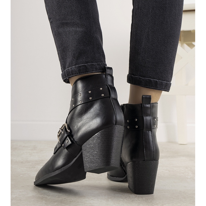 Svarta Jodhpur -stövlar med ett spänne och Rubio -dubbar 1