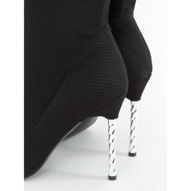 Svarta stövlar över knäet på en högklackad strumpa TM032 Svart 1