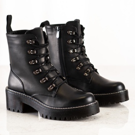 Janessa Modearbetare svart 2