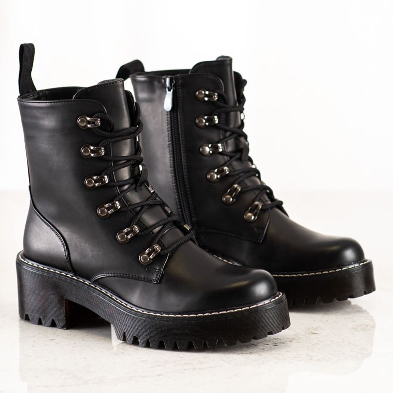 Janessa Modearbetare svart 2