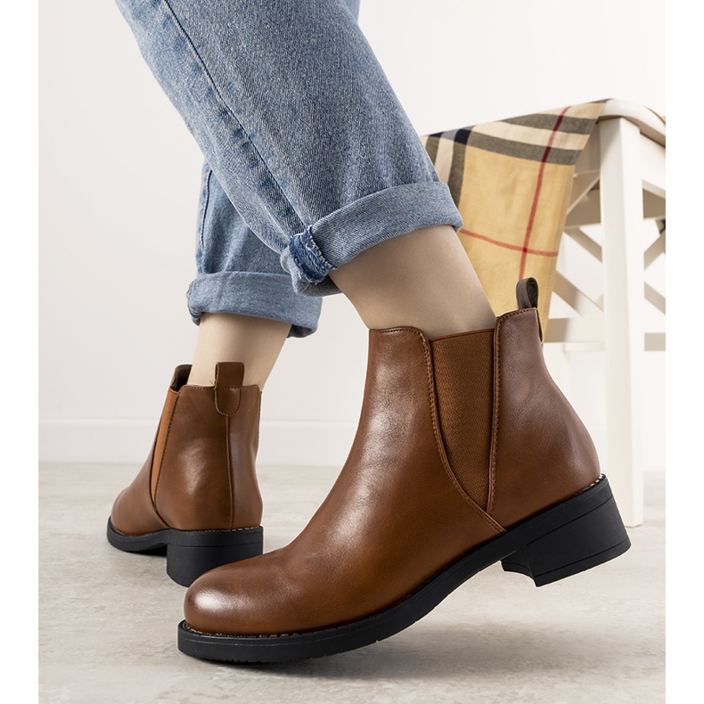 Guliet platta kamelstövlar för kvinnor brun 1