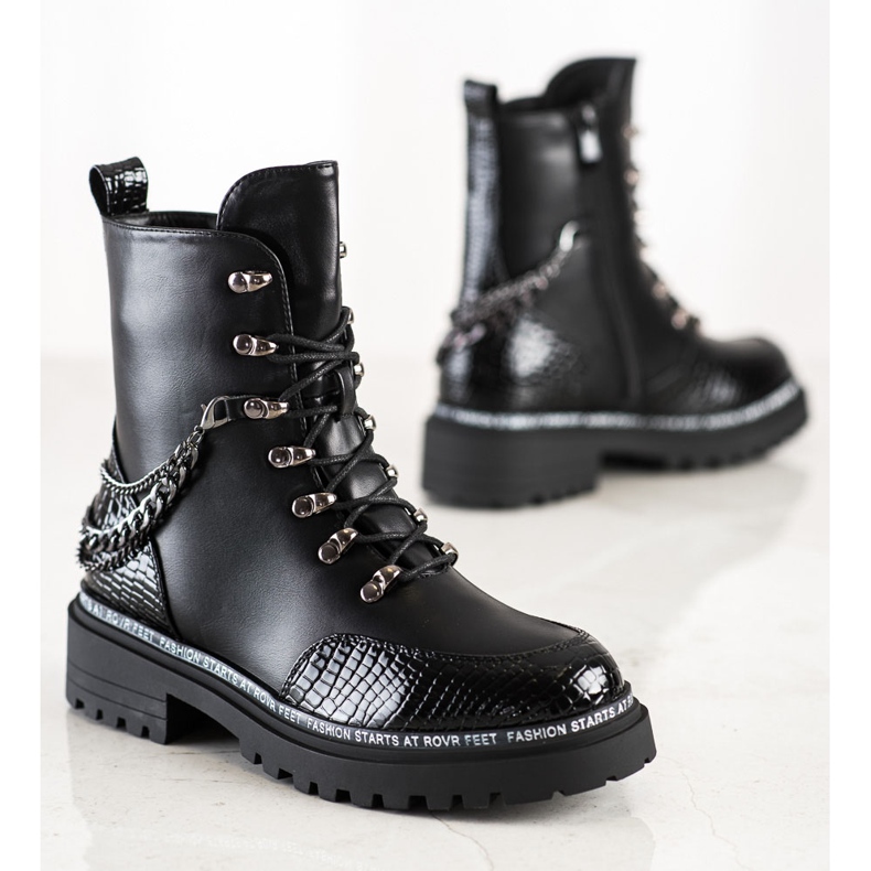 S. BARSKI Arbetare med kedja av S. Bararski svart 1