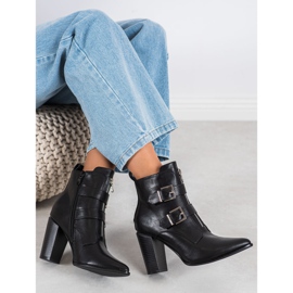 Snygga stövlar i Spitz VINCEZA svart 1