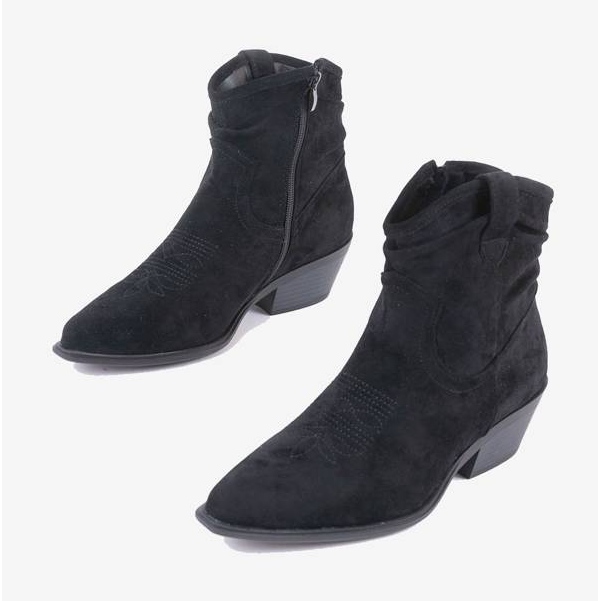 Svarta cowboystövlar på Bowi Bowi -inlägget 1