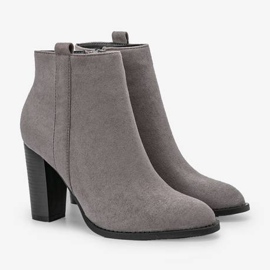 Grå ankelboots på Pinata -stolpen 1