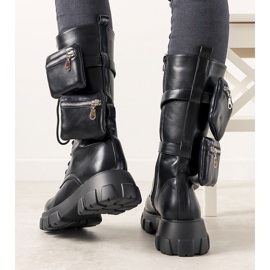 Svarta stövlar med Apolline -påsar 1